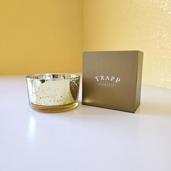 TRAPP Candle Seasonal Collection White Fir Balsam Wood Gift Box 16 oz 3-Wick - Picture 2 of 12